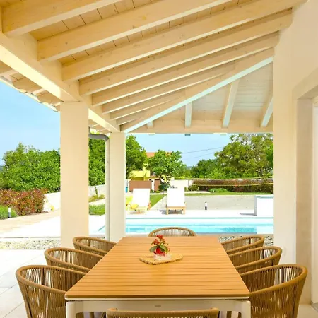 Villa Corsa By Guide *